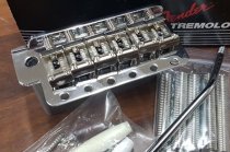 Fender Pure Vintage Stratocaster Tremolo Assembly